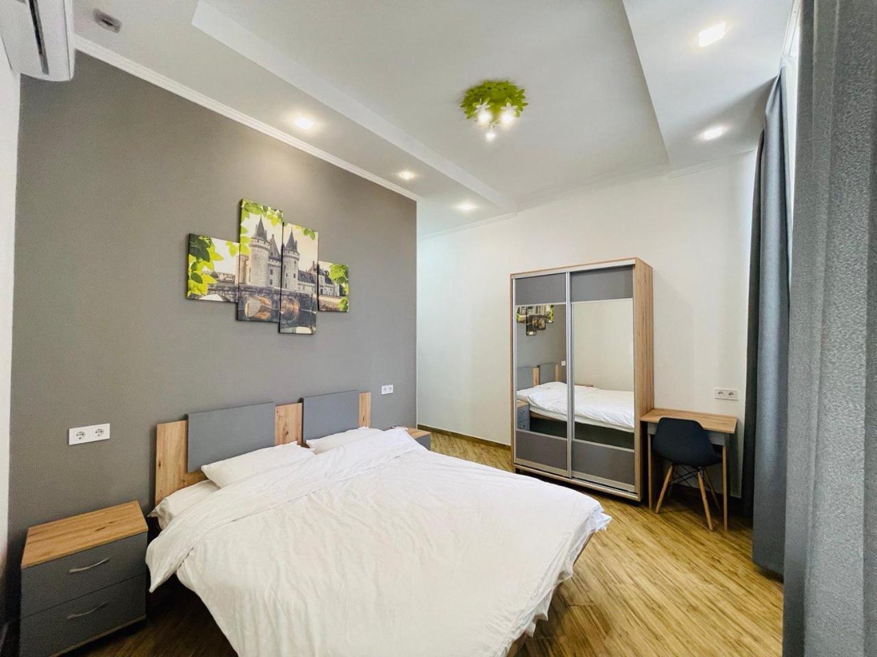 Apartment For Rent In The City Center Of Kharkiv K18 Elinaflats Exterior photo